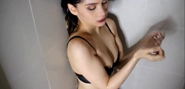 Tricia Dominico Nipple Slip